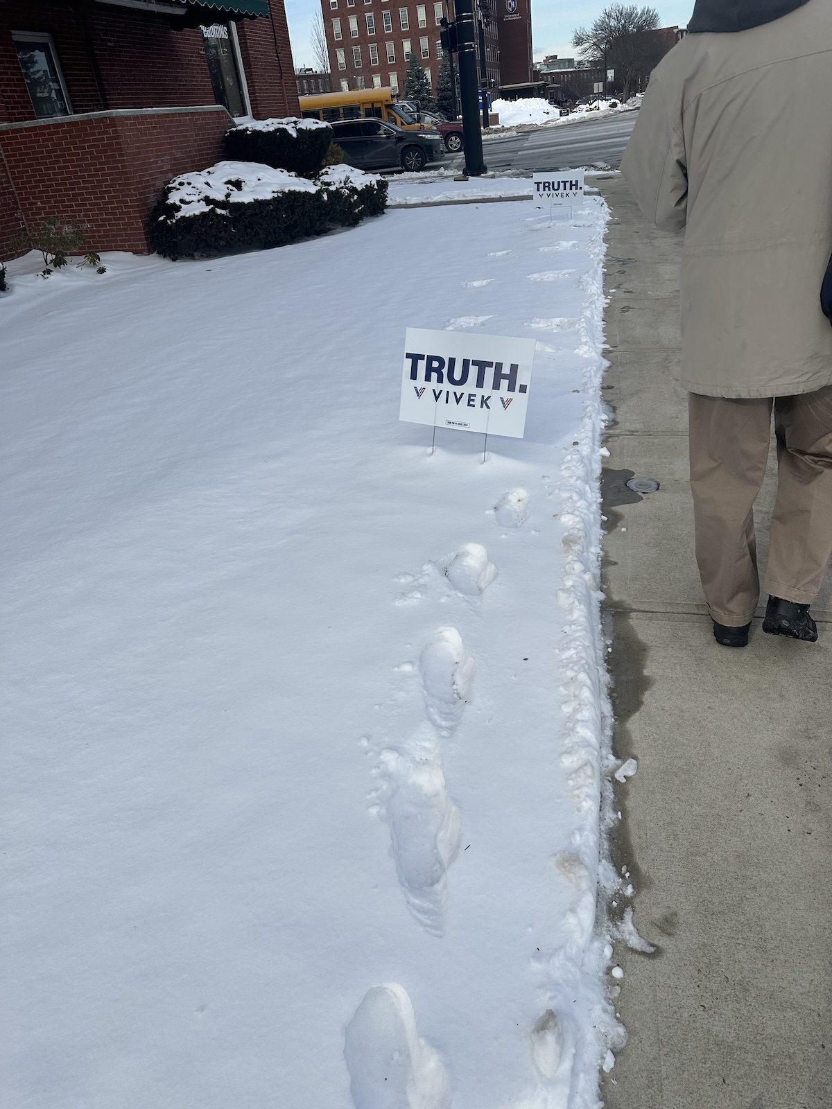 Leftover Vivek Ramaswamy camapign signs in Manchester, N.H.,  1-18-2024