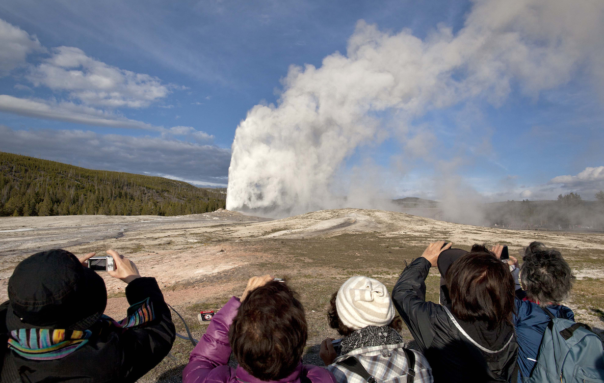Yellowstone Old Faithful geyser