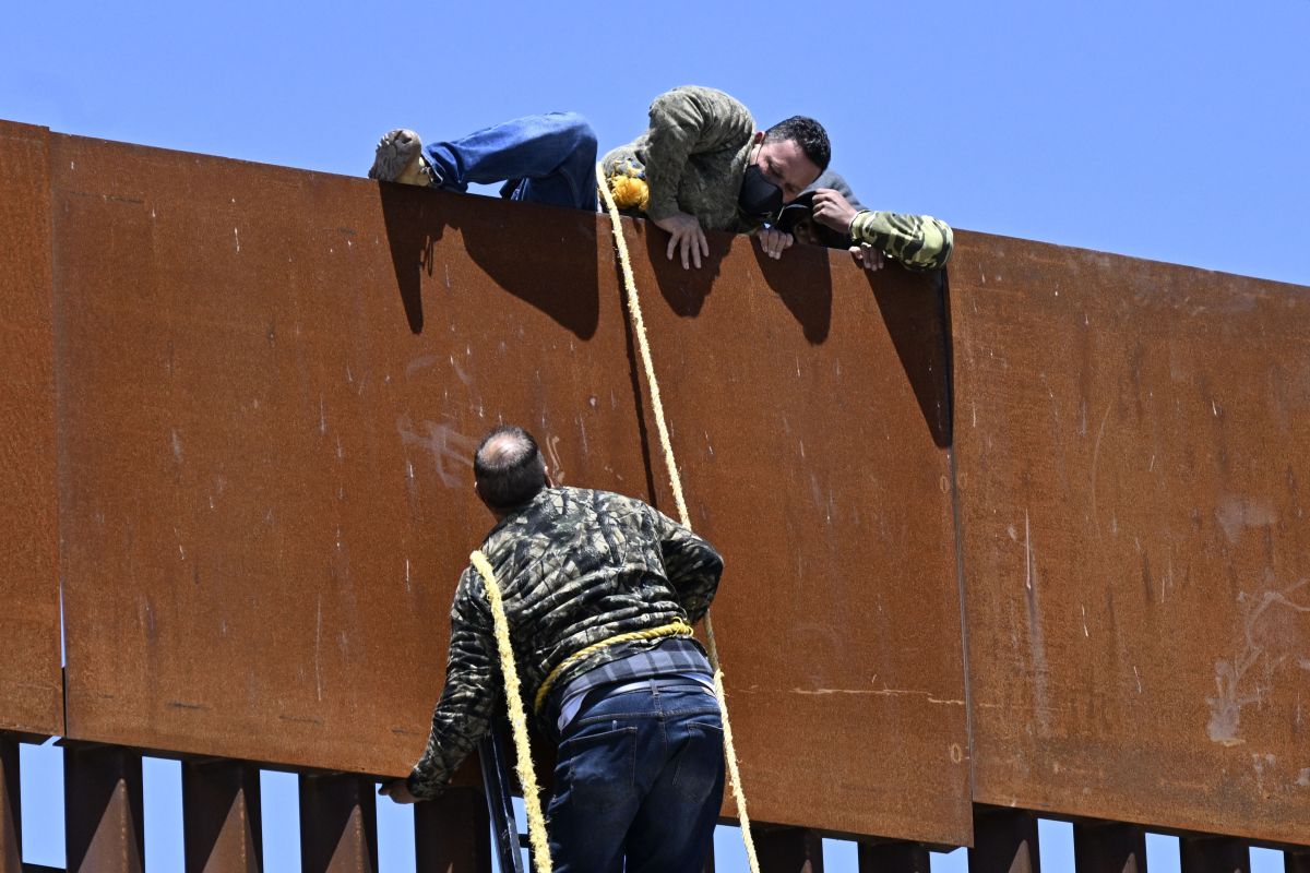 Fact-checking the current scale of U.S.-Mexico border crossings