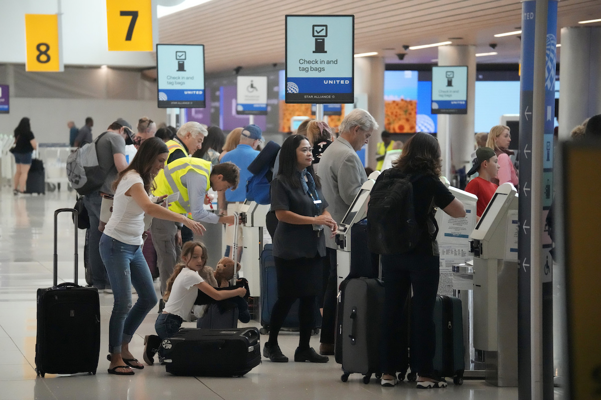 Air passengers in Denver Labor Day 2023
