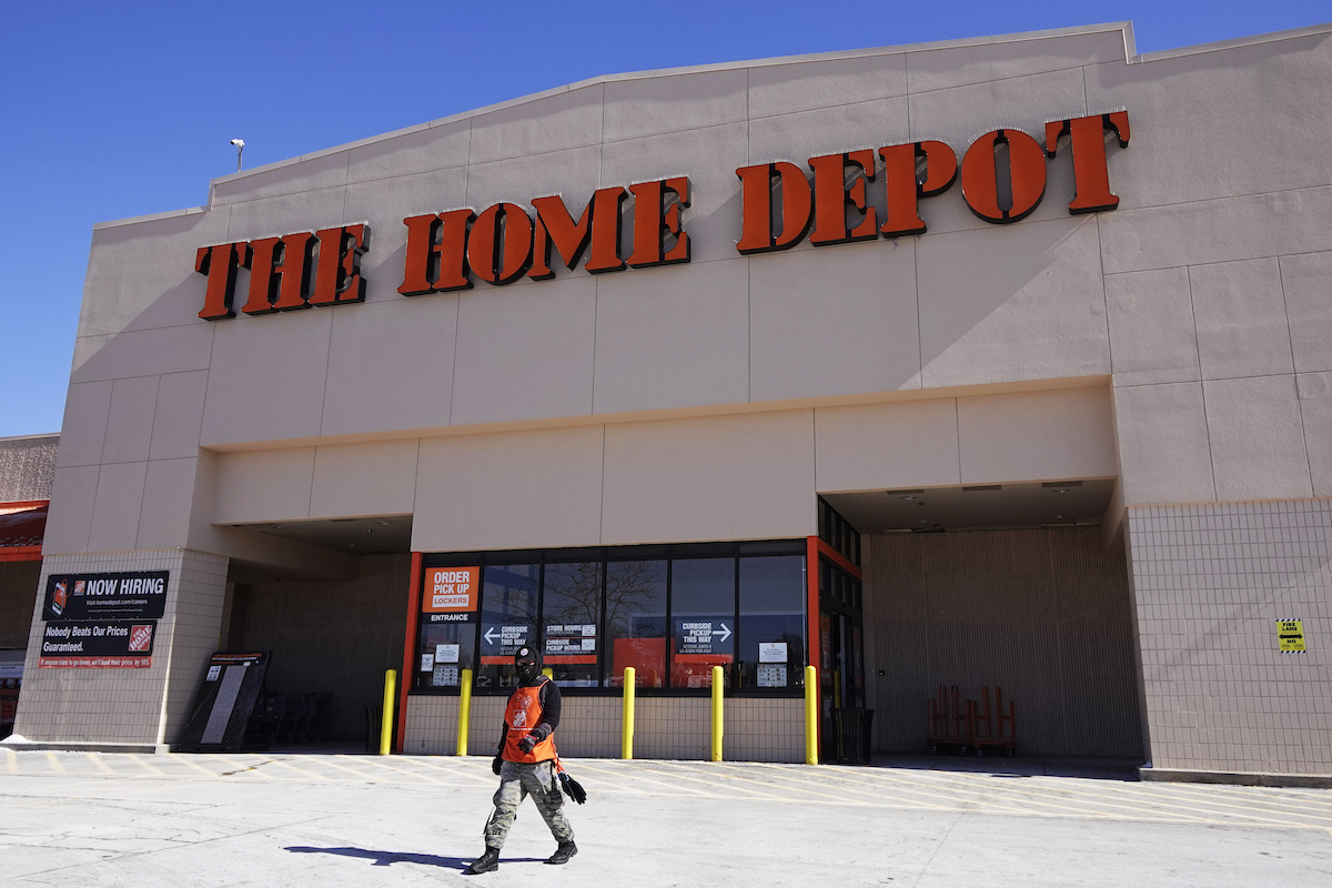 Home Depot doesn’t have a $250M government deal allowing for immigration arrests