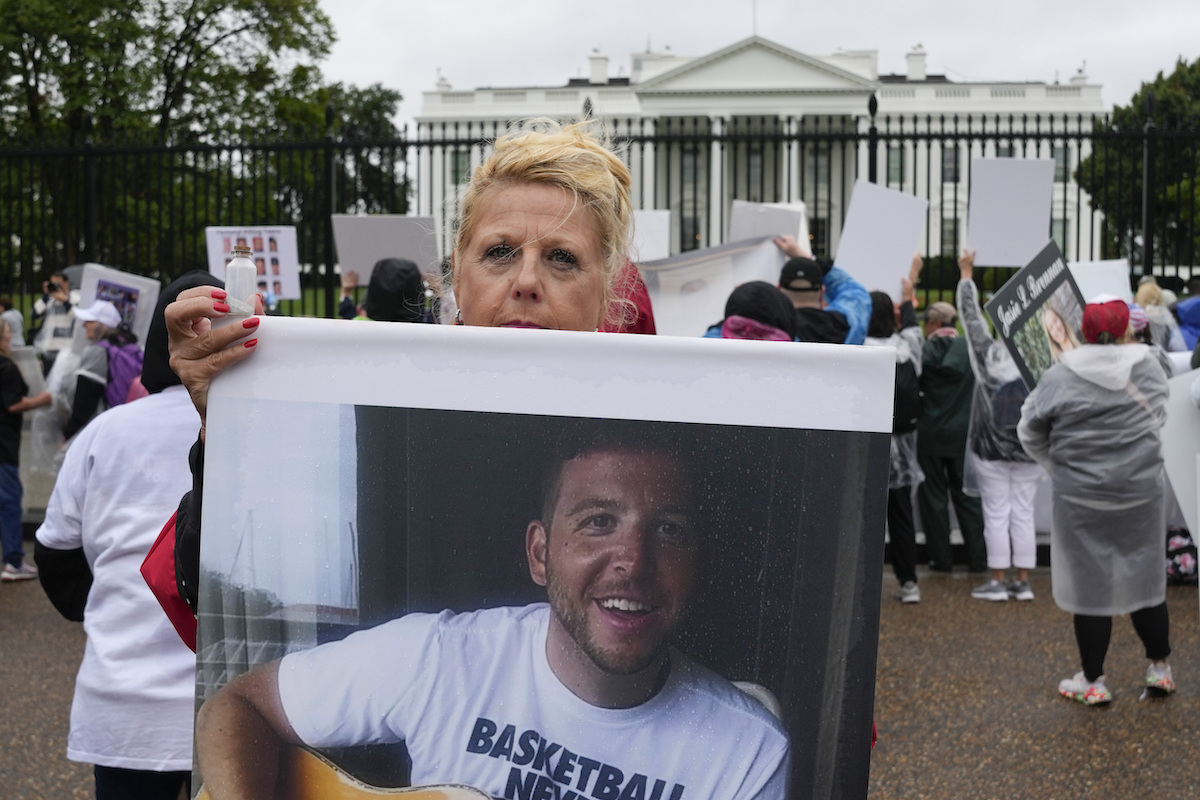 Mother protesting opioid deaths in front of white house