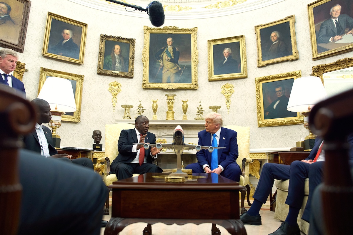 Wide shot of Trump and Ramaphosa in the Oval Office