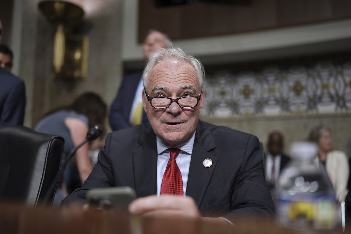 Tim Kaine war powers resolution