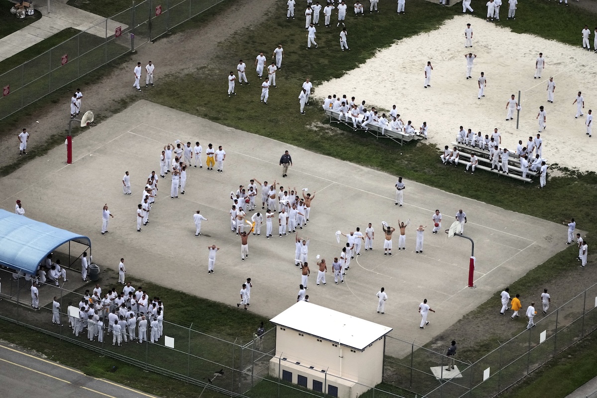 ICE detainees spell out SOS 07-04-2025