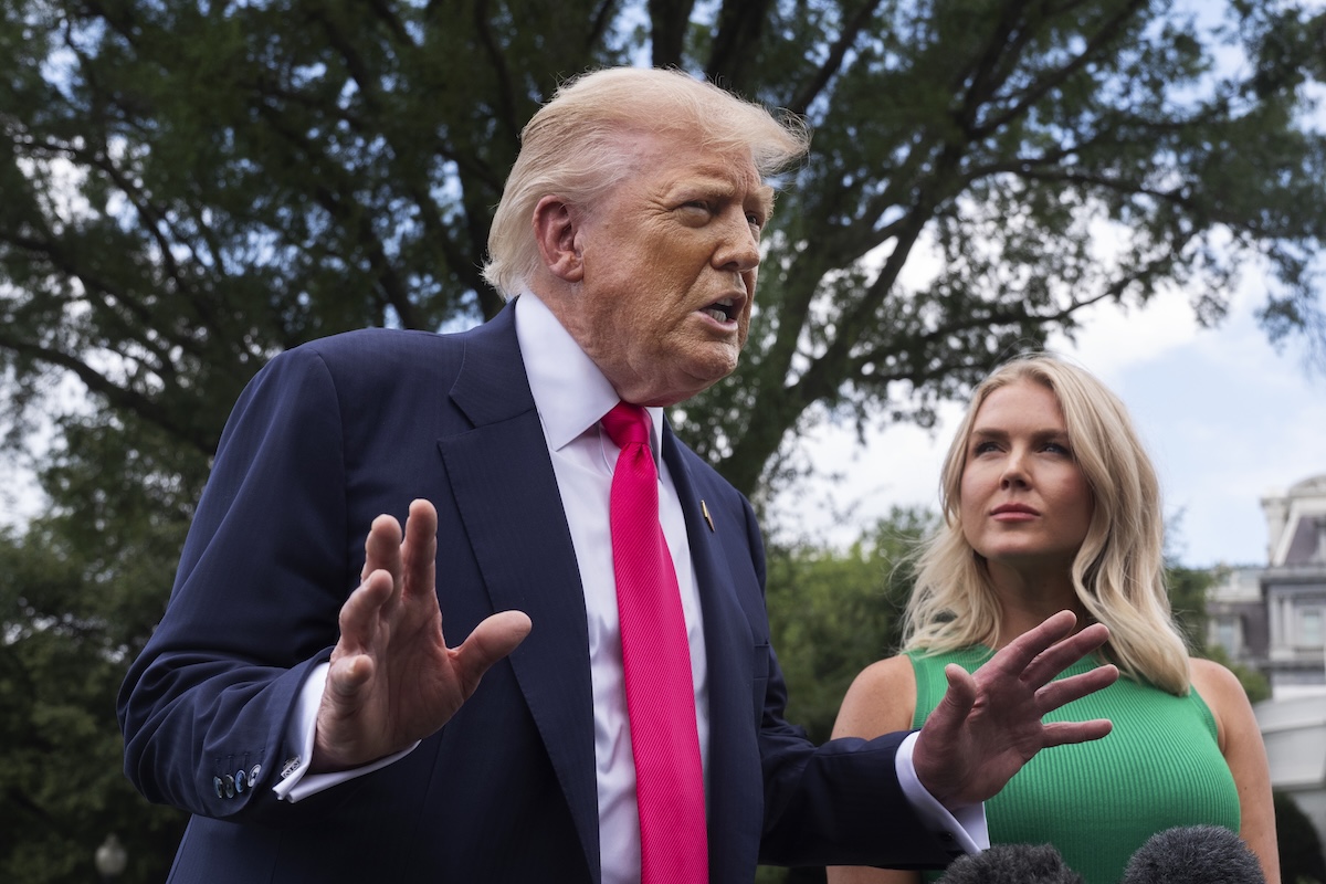 Trump speaks to reporters with Karoline Leavitt 07-15-2025