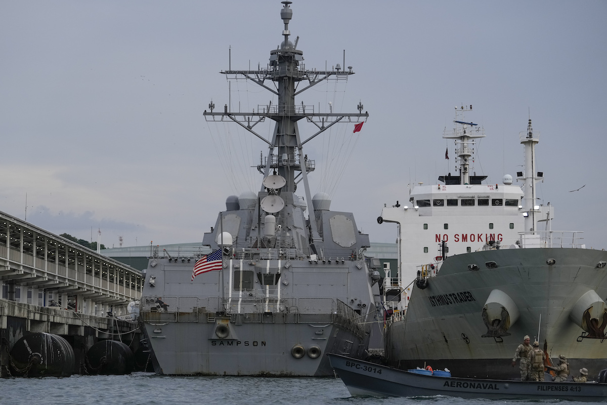 U.S. Navy warship USS Sampson at Panama city 08-30-25