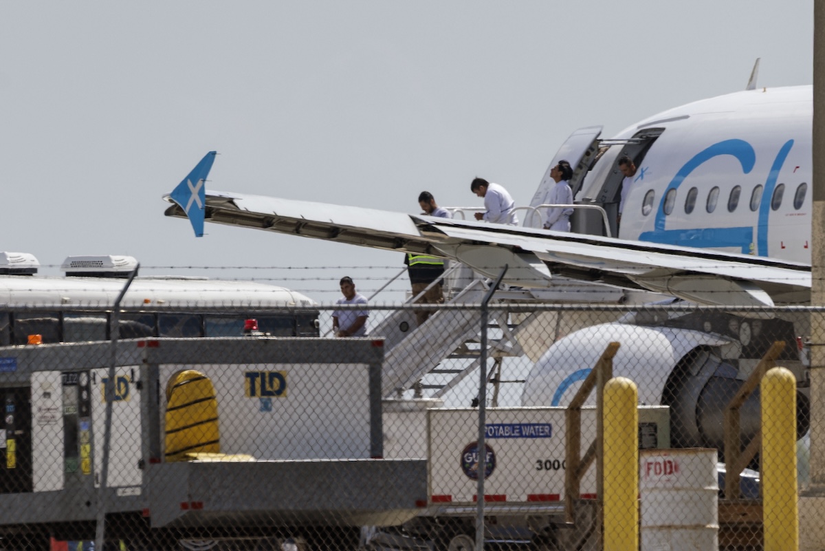 Deportees deplaning 07-31-25