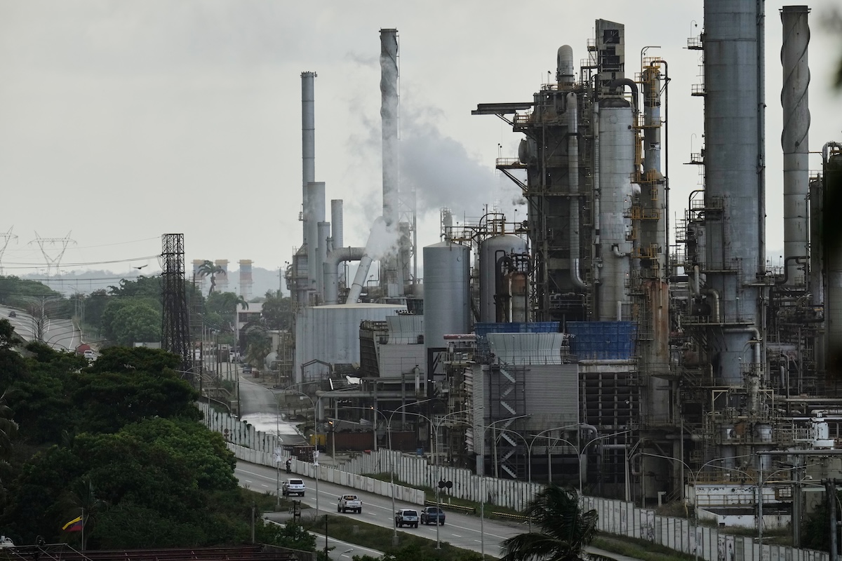 Photo of Venezuelan oil refinery
