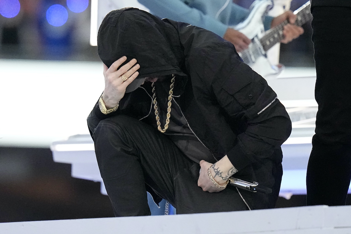 Eminem kneels during 2022 Super Bowl halftime performance