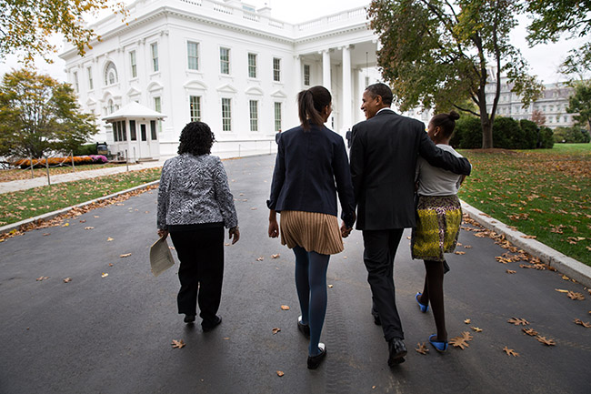 Obama walking back to the East Wing
