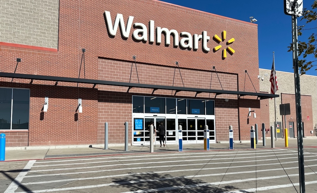 Walmart, Colorado, 10-16-2025