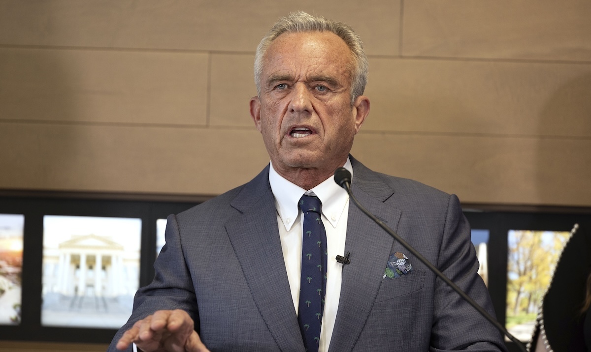 RFK Jr. said a government arm is spraying the sky with jet fuel chemicals. That’s Pants on Fire!