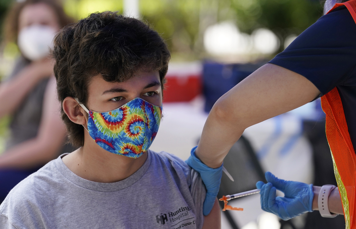 Teen gets COVID-19 vaccine in Pasadena, Calif., 5-14-2021