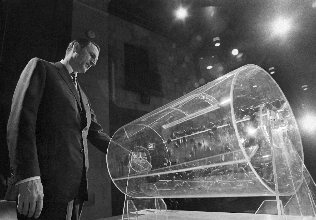 Draft selection plexiglas drums 1972