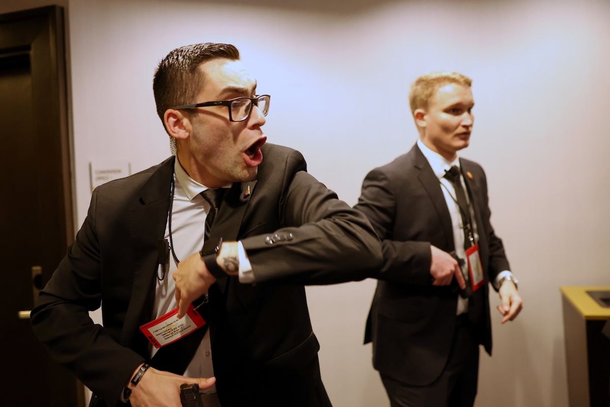 Secret Service officer reaching for gun at WHCD