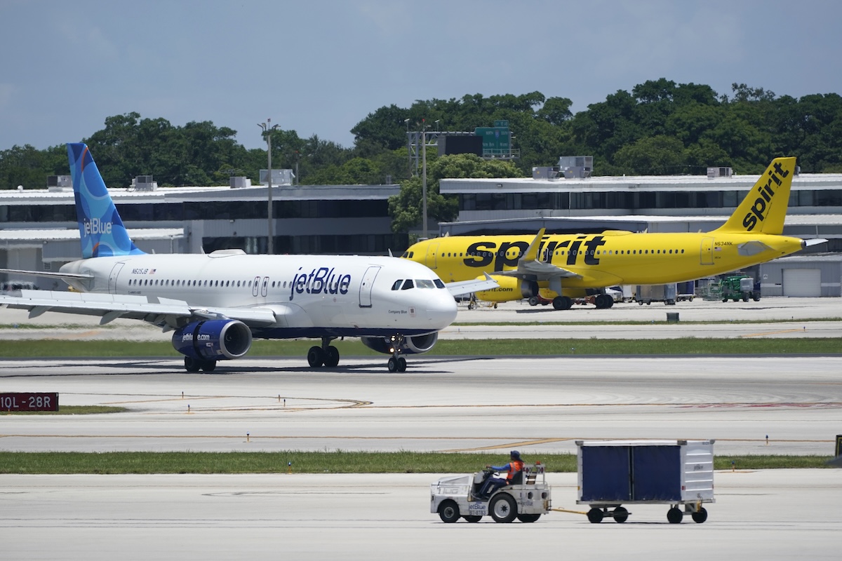 JetBlue and Spirit planes, 07-07-2022